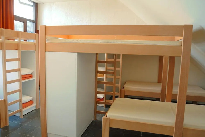 Room 2 of 15