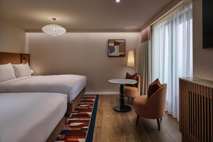 Room 22 of 114