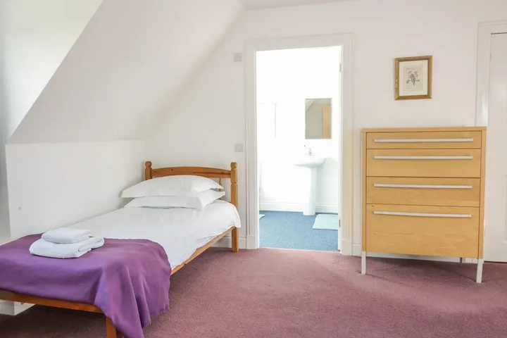 Room 2 of 21
