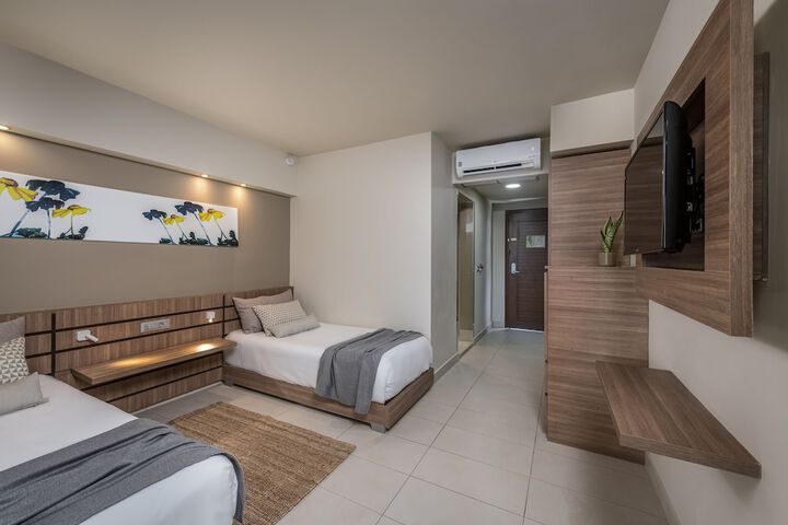 Room 49 of 236