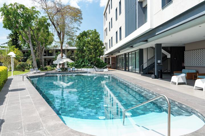 Pool 50 of 69