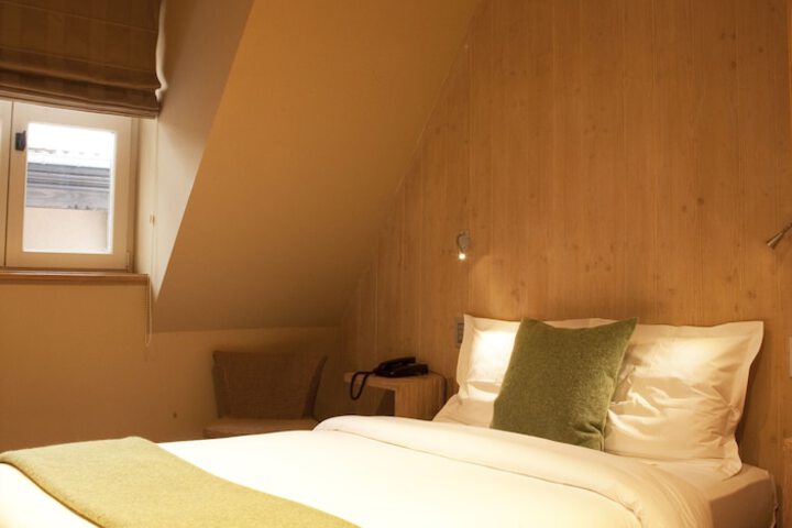 Room 15 of 50