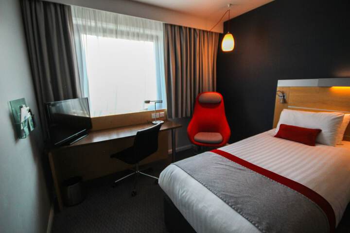 Room 9 of 60