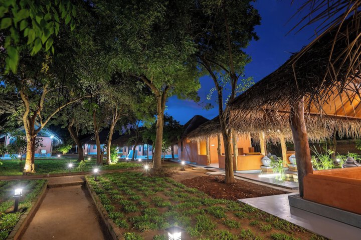 Hotel Exterior 48 of 62