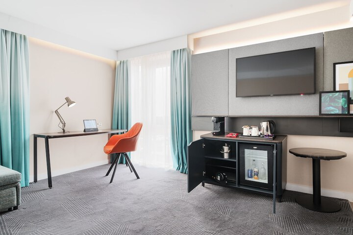 Room 13 of 71