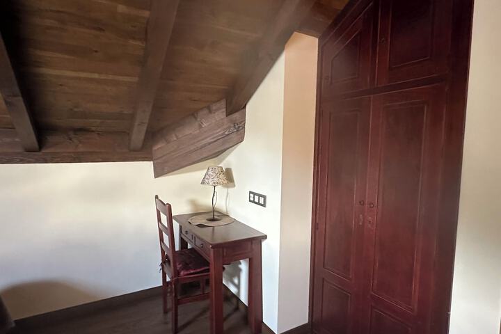 Room 18 of 77