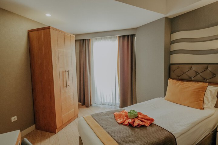 Room 15 of 64