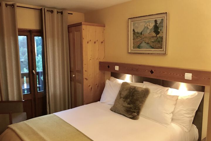 Room 5 of 63