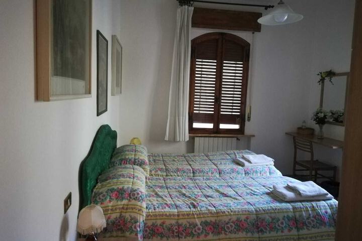Room 3 of 53