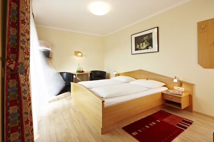 Room 4 of 38