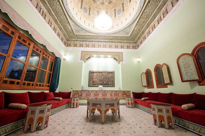 Room 9 of 32