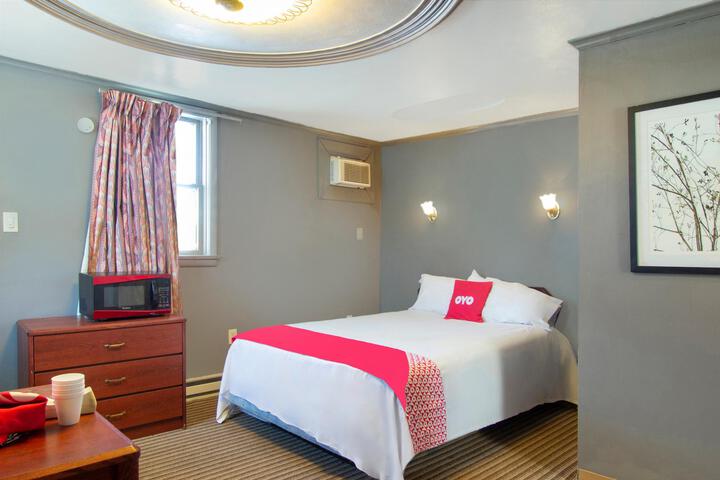 2 Queen Beds (3 of 13)