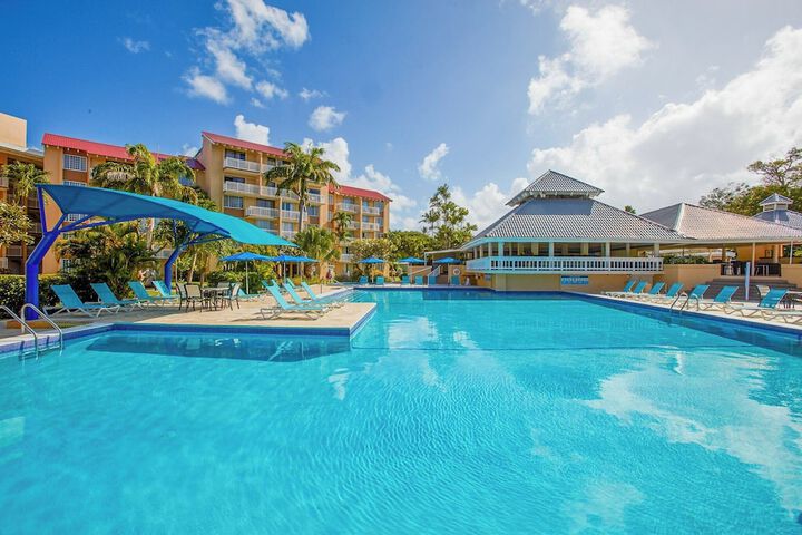 Pool Hotel