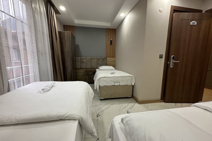 Room 12 of 40