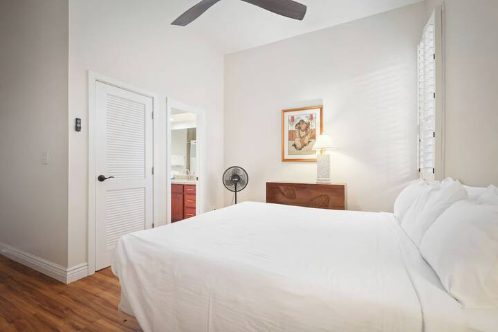 Room 3 of 43