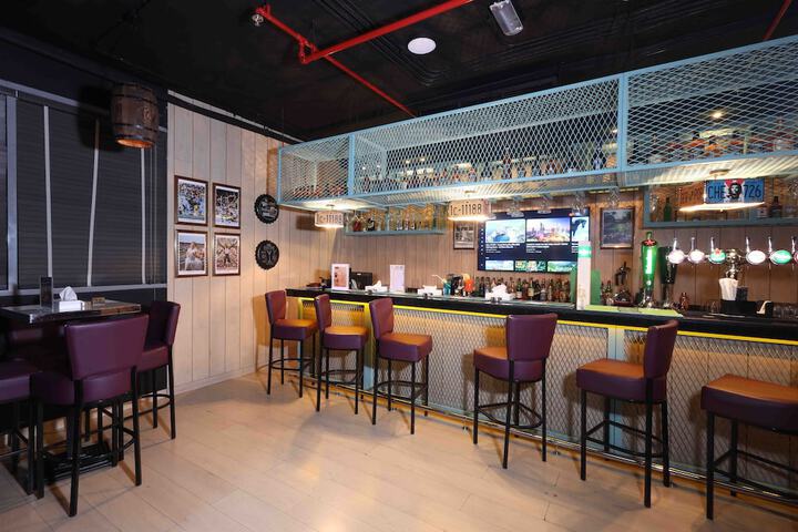 Lounge 57 of 65