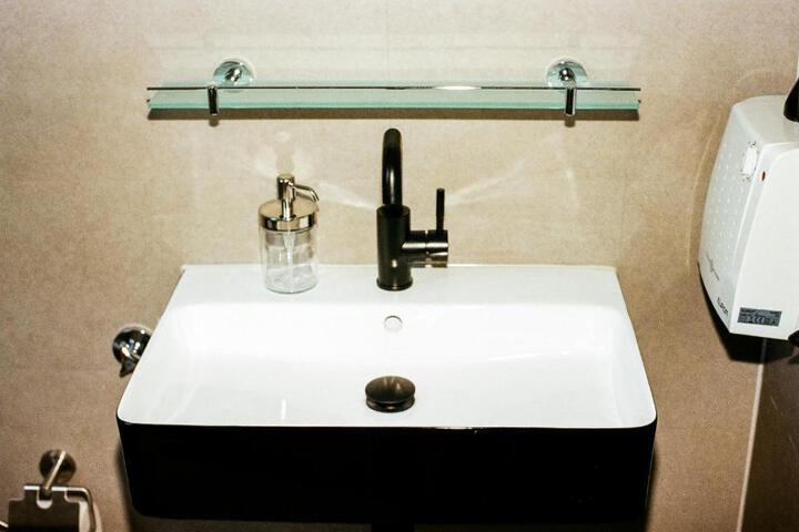 Room 7 of 10