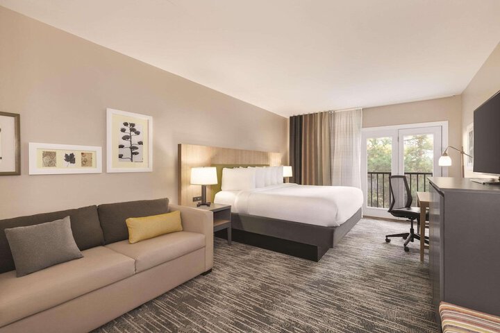 Suite King Bed Accessible (1 of 9)