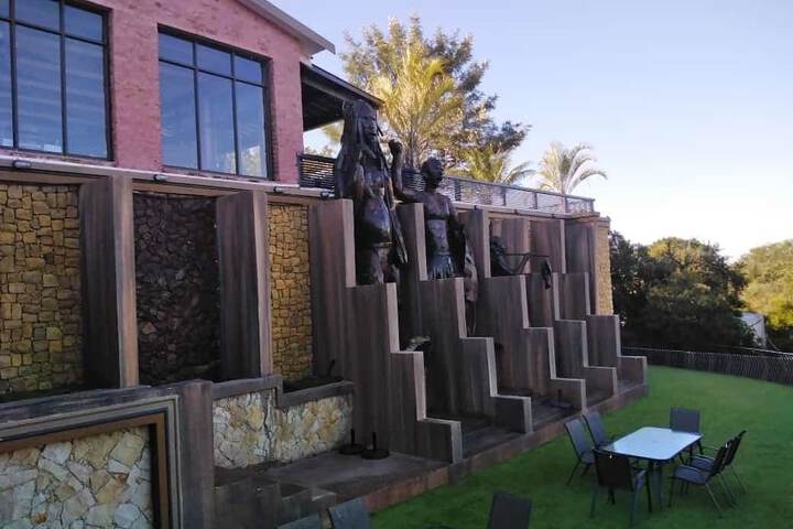 Hotel 4 of 12