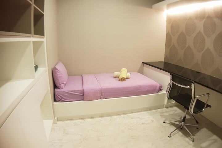 Room 7 of 49