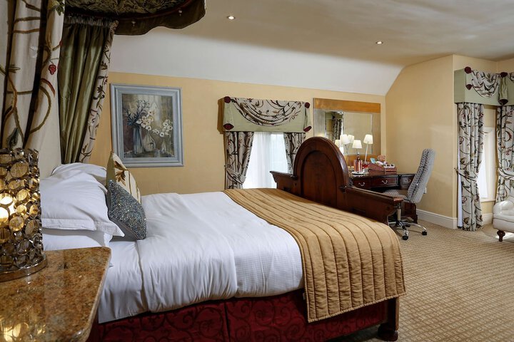 Room 20 of 156