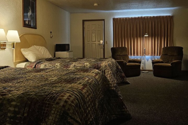 Room 9 of 120