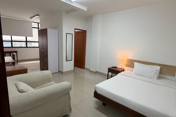 Room 16 of 36