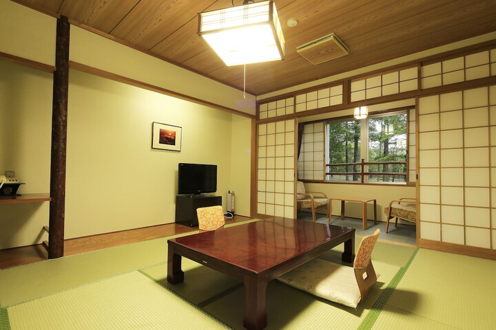 Room 13 of 50