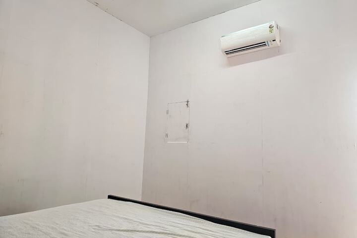 Room 7 of 37