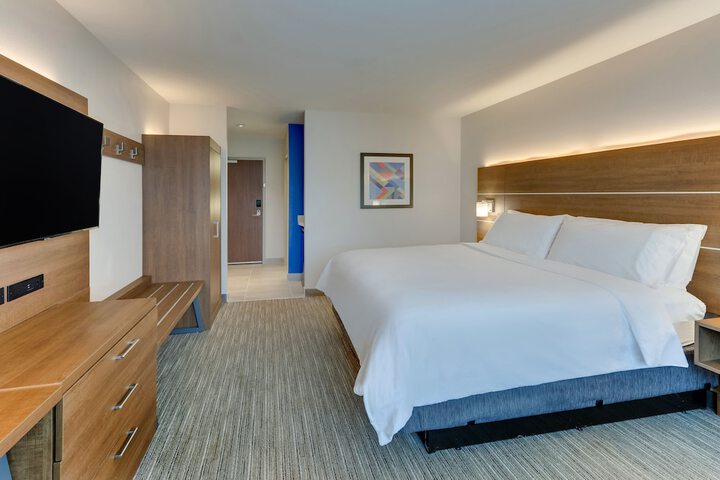 1 King Bed (17 of 26)