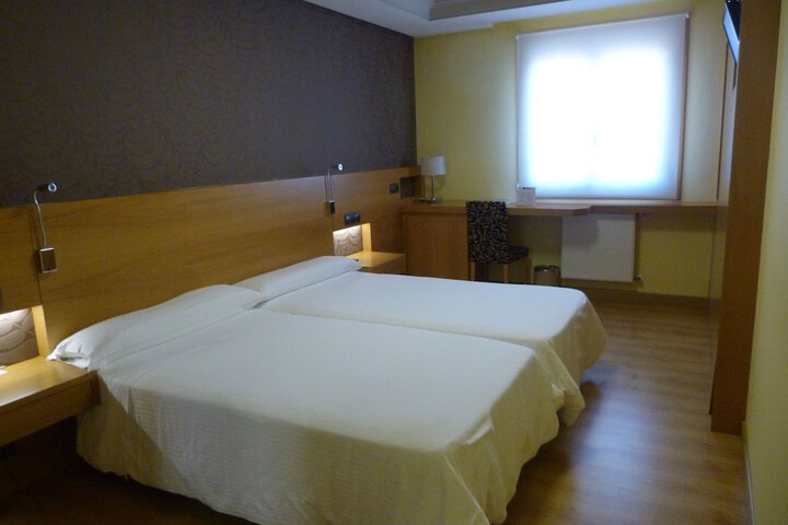 Room 6 of 51
