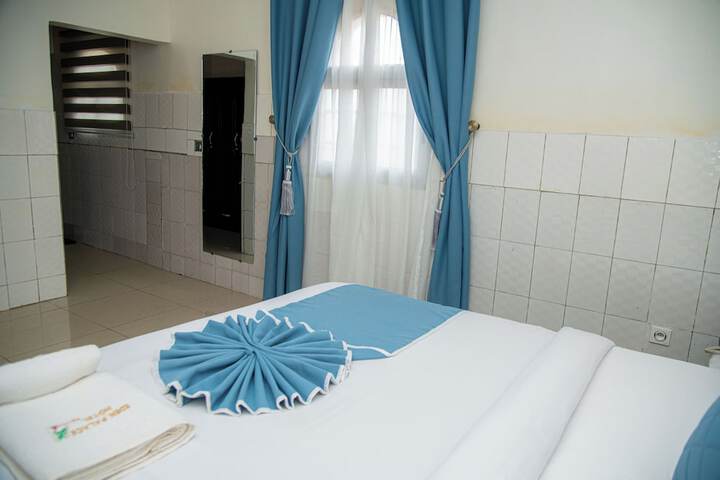Room 14 of 110