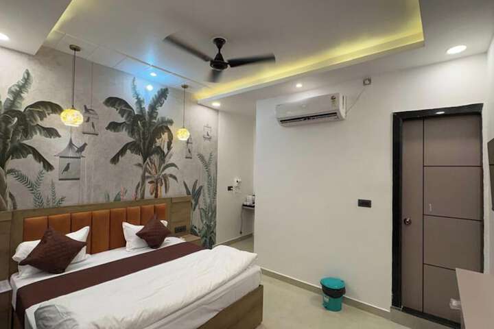 Room 12 of 29