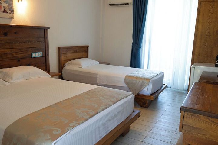 Room 14 of 16