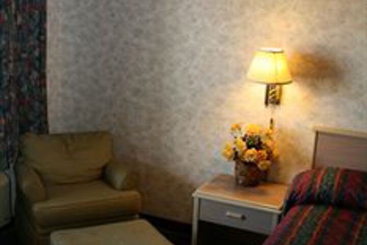Room 18 of 27