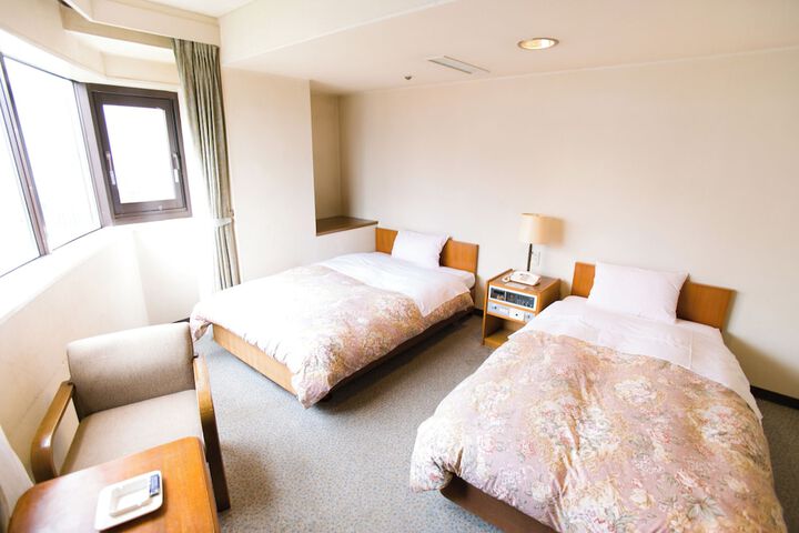 Room 21 of 37