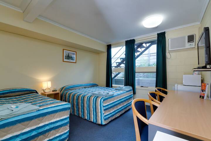 Room 5 of 23
