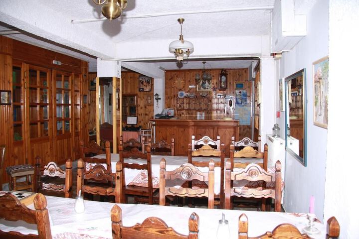Dining 19 of 29