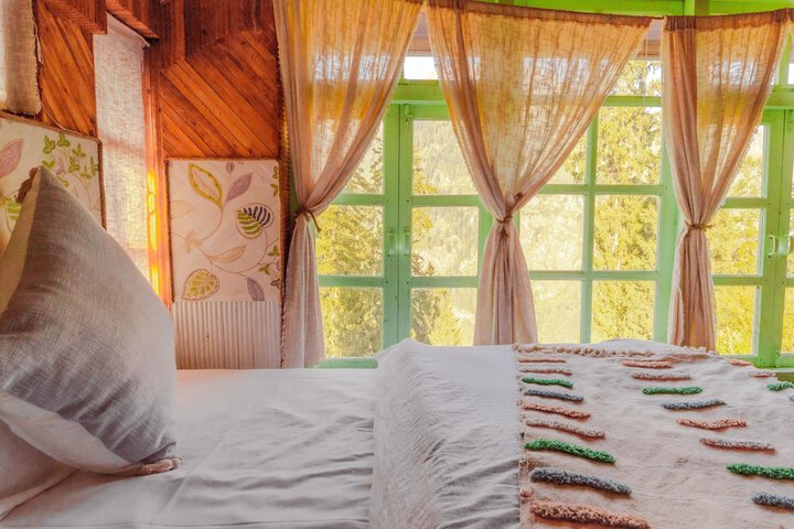 Room 4 of 68