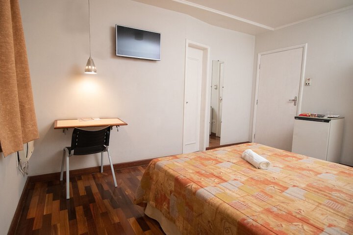 Room 16 of 32
