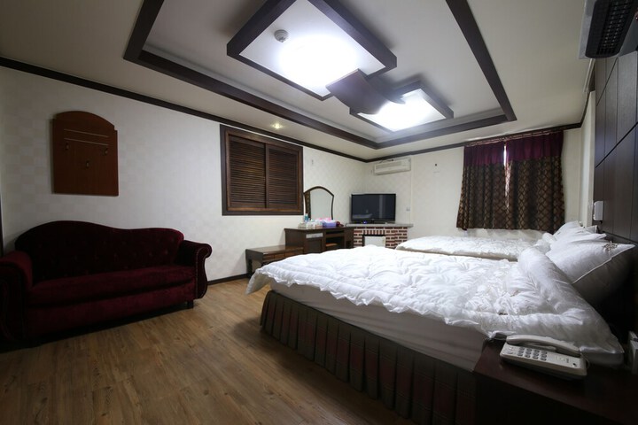 Room 8 of 39