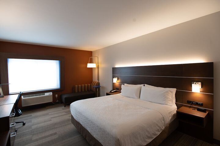 Room 18 of 87