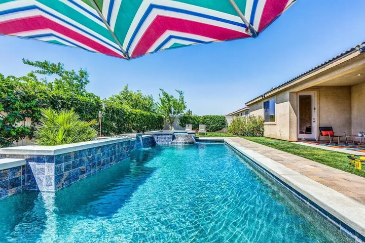 Pool 13 of 23
