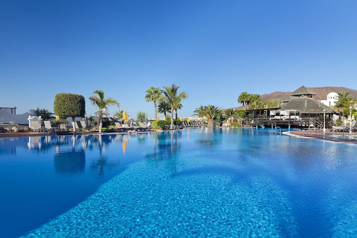 Hotel with Pool