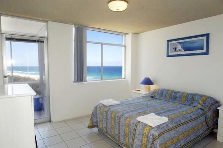 Room 12 of 21