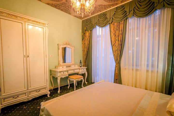 Room 10 of 131