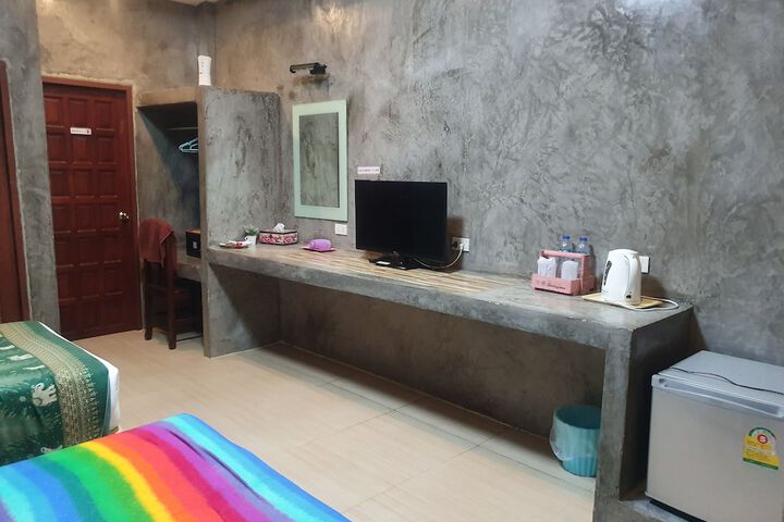 Room 7 of 60