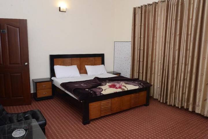 Room 14 of 30