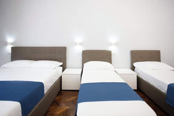 Room 19 of 111