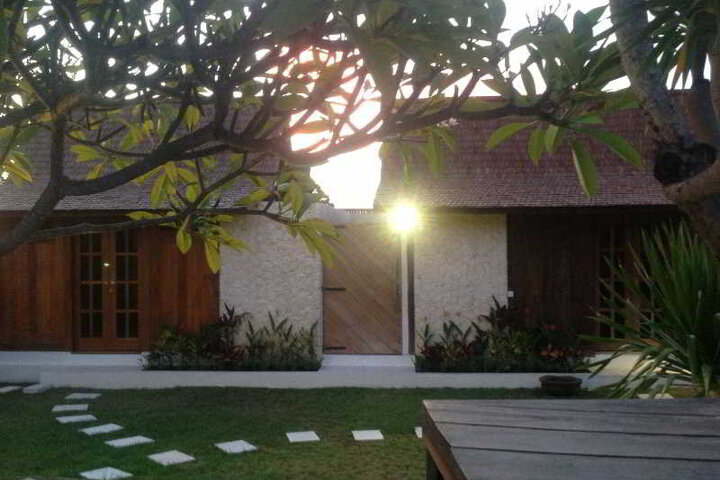 VILLA BIRU